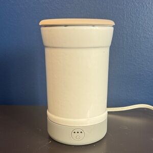 Happy Wax Electric Wax Warmer with silicone dish